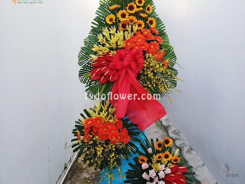 KỆ HOA CHÚC MỪNG KCM83