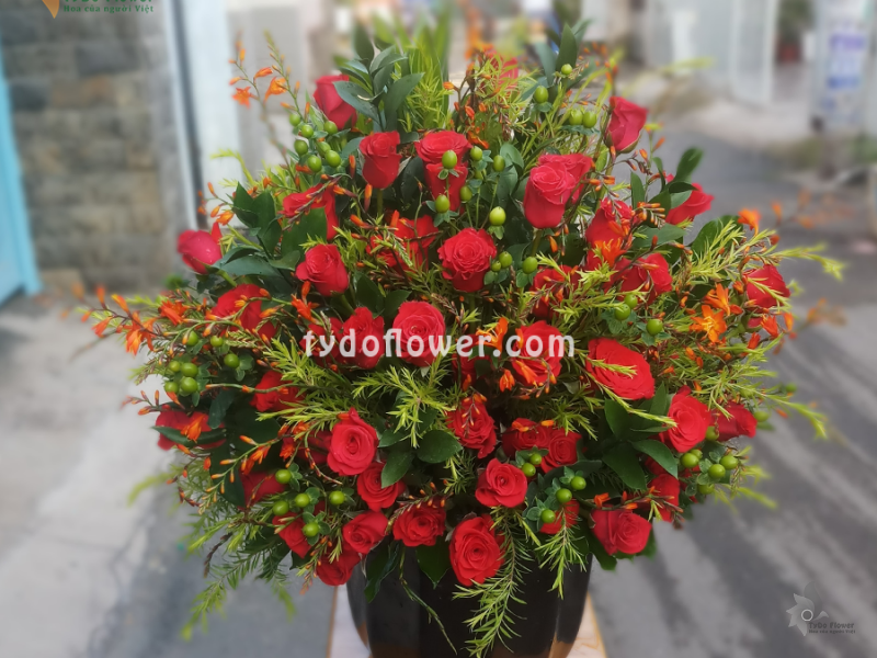 BÌNH HOA TƯƠI G126