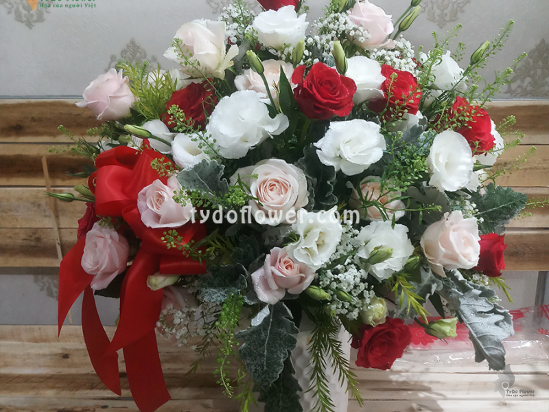 BÌNH HOA TƯƠI BI135