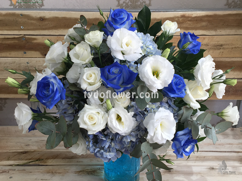 BÌNH HOA TƯƠI BI137