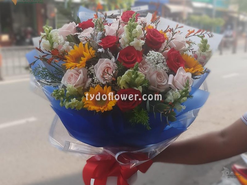 BÓ HOA CHÚC MỪNG B0156