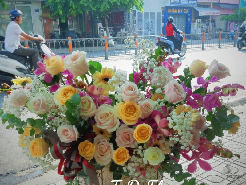 GIỎ HOA CHÚC MỪNG G611