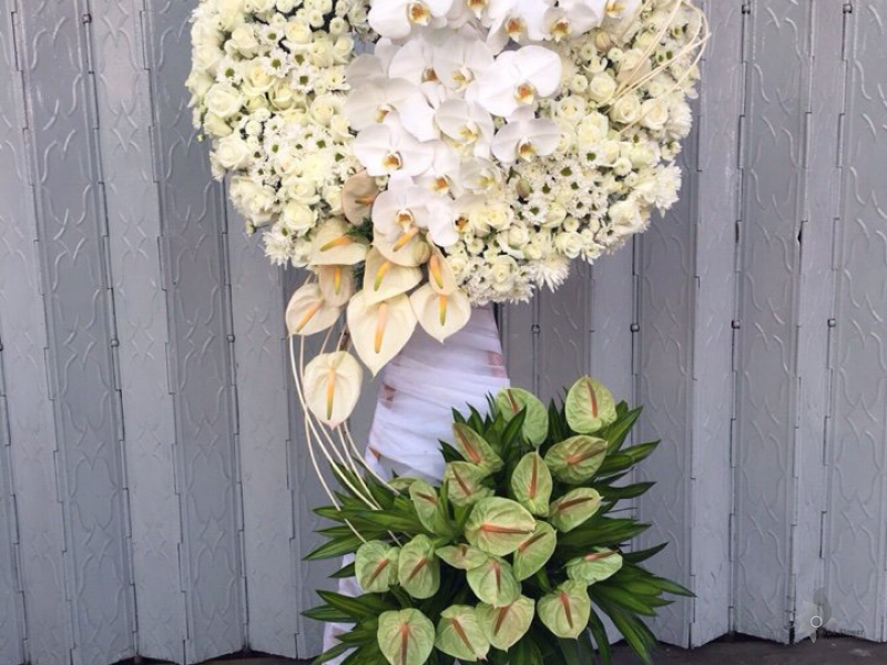 KỆ HOA CHIA BUỒN KCB1012