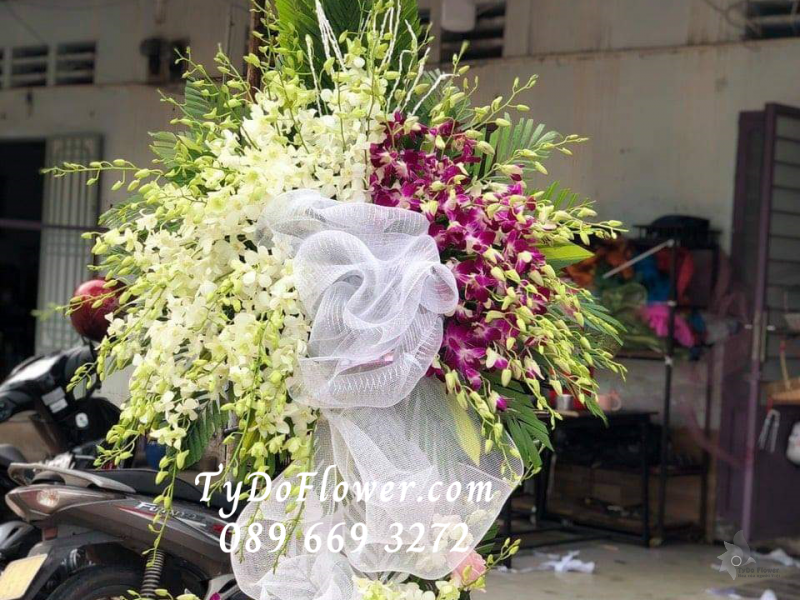 KỆ HOA CHIA BUỒN KCB1023