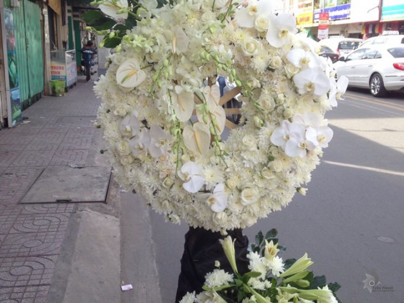 KỆ HOA CHIA BUỒN KCB1045