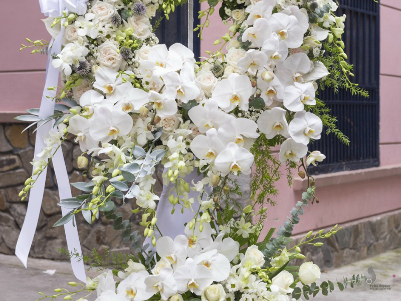 KỆ HOA CHIA BUỒN KCB1053