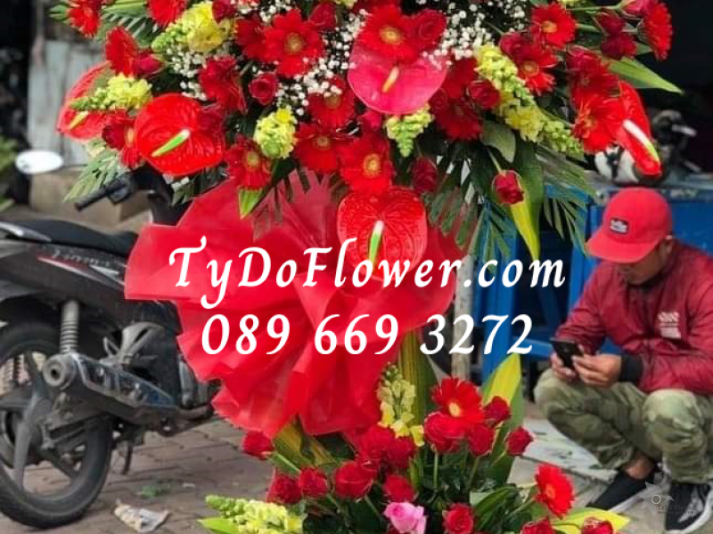 KỆ HOA CHÚC MỪNG KCM1001