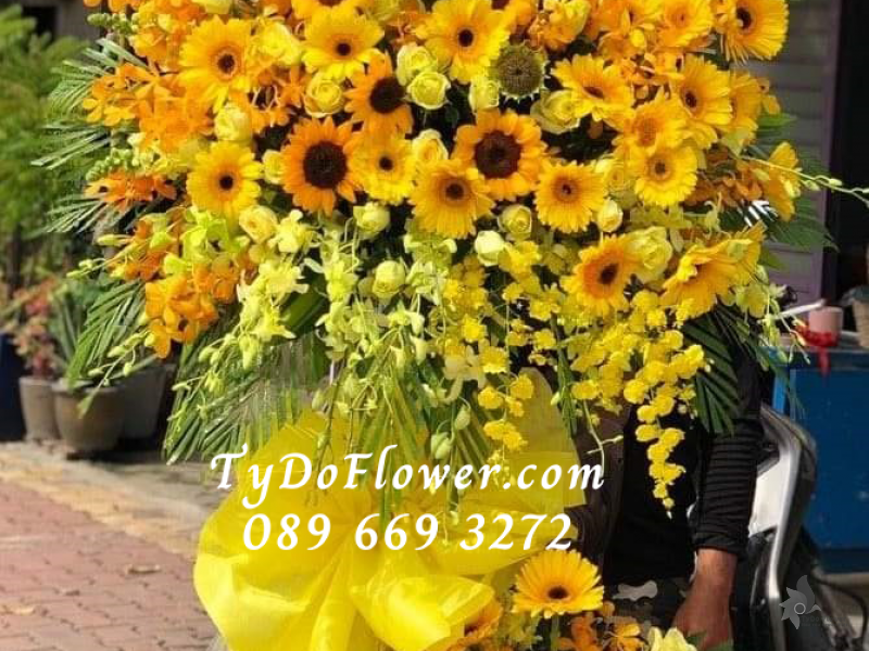 KỆ HOA CHÚC MỪNG KCM1003