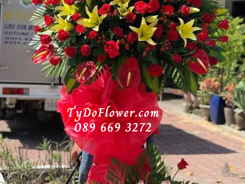 KỆ HOA CHÚC MỪNG KCM1011