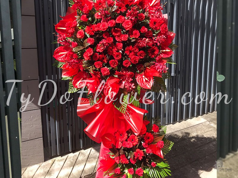 KỆ HOA CHÚC MỪNG KCM102235