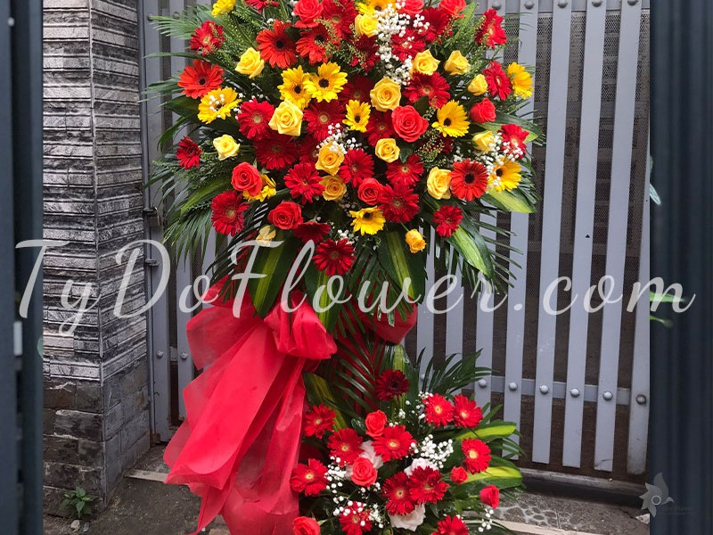 KỆ HOA CHÚC MỪNG KCM102245