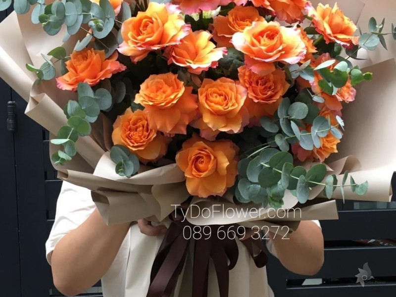 B122233 BÓ HOA HỒNG CAM SPIRIT HOA CHÚC MỪNG