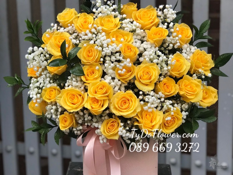G122241 GIỎ HOA HỒNG VÀNG HOA CHÚC MỪNG