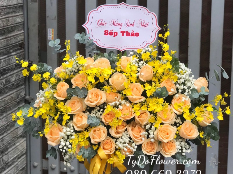 G122250 GIỎ HOA CHÚC MỪNG SINH NHẬT Giỏ Hoa Hồng Cam Trứng Gà