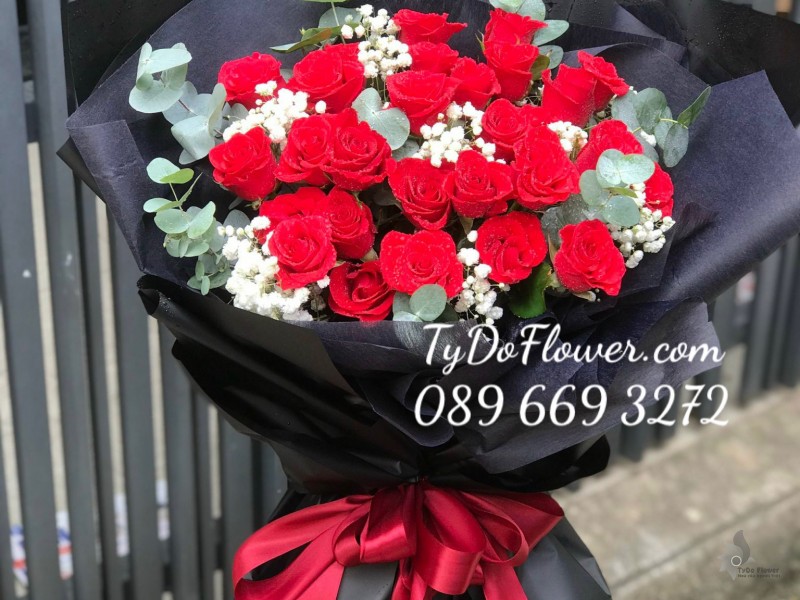 B1222148 BÓ HOA HỒNG ĐỎ BÓ HOA CHÚC MỪNG