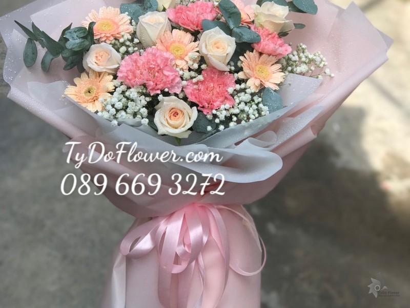 B1222166 BÓ HOA CHÚC MỪNG