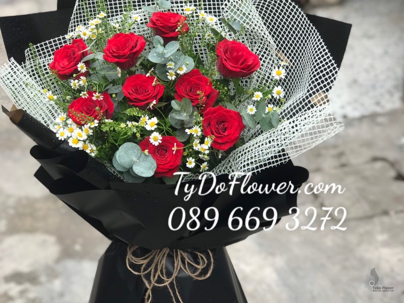 B1222167 BÓ HOA HỒNG ĐỎ HOA CHÚC MỪNG