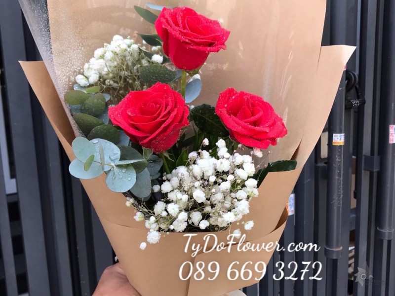 B1222169 BÓ HOA HỒNG ĐỎ HOA CHÚC MỪNG