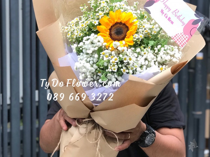 B0123210 BÓ HOA HƯỚNG DƯƠNG HOA CHÚC MỪNG SINH NHẬT