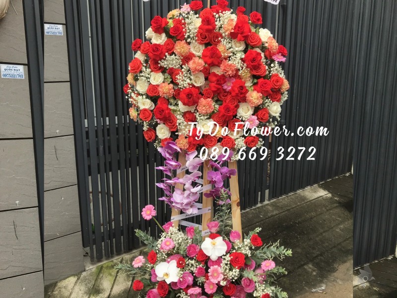 KCM0123229 KỆ HOA CHÚC MỪNG