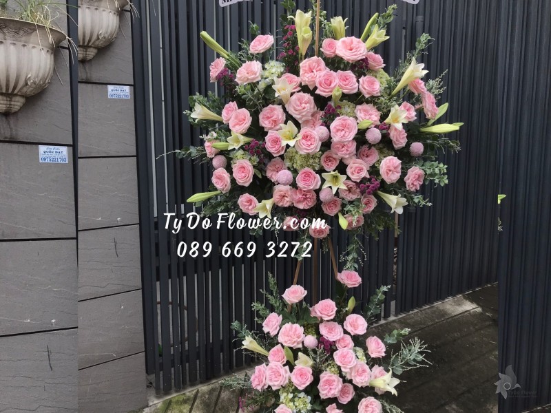 KCM0123232 KỆ HOA CHÚC MỪNG