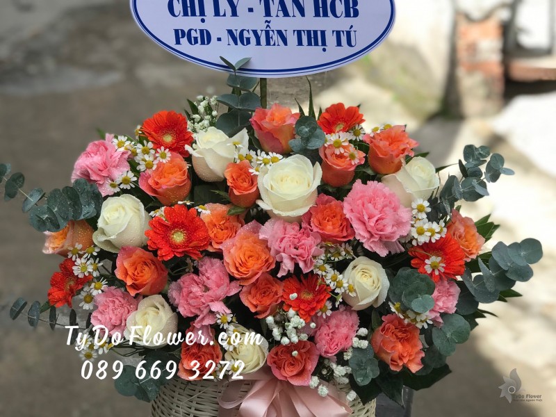 G0123248 GIỎ HOA CHÚC MỪNG