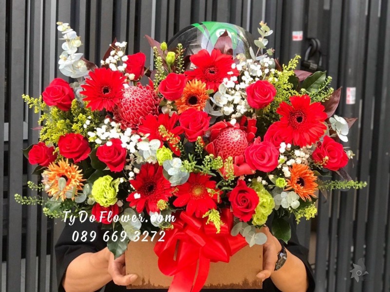 G0323308 GIỎ HOA CHÚC MỪNG