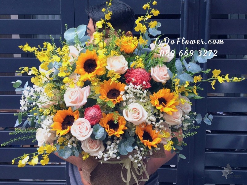 G0323315 GIỎ HOA CHÚC MỪNG