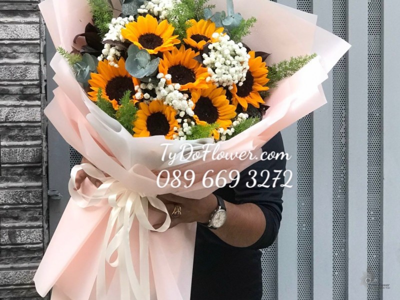 B0323318 BÓ HOA HƯỚNG DƯƠNG HOA CHÚC MỪNG