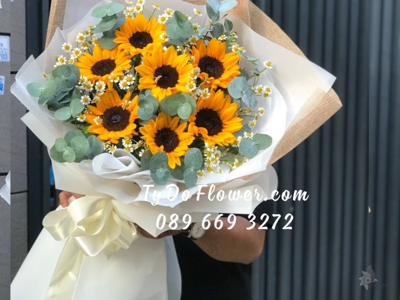 B0323327 BÓ HOA HƯỚNG DƯƠNG HOA CHÚC MỪNG