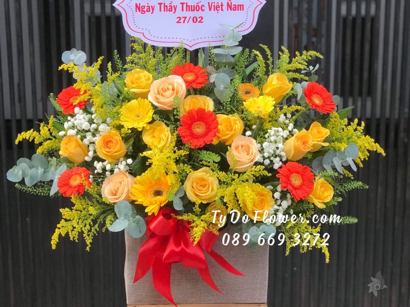 G0323335 GIỎ HOA CHÚC MỪNG