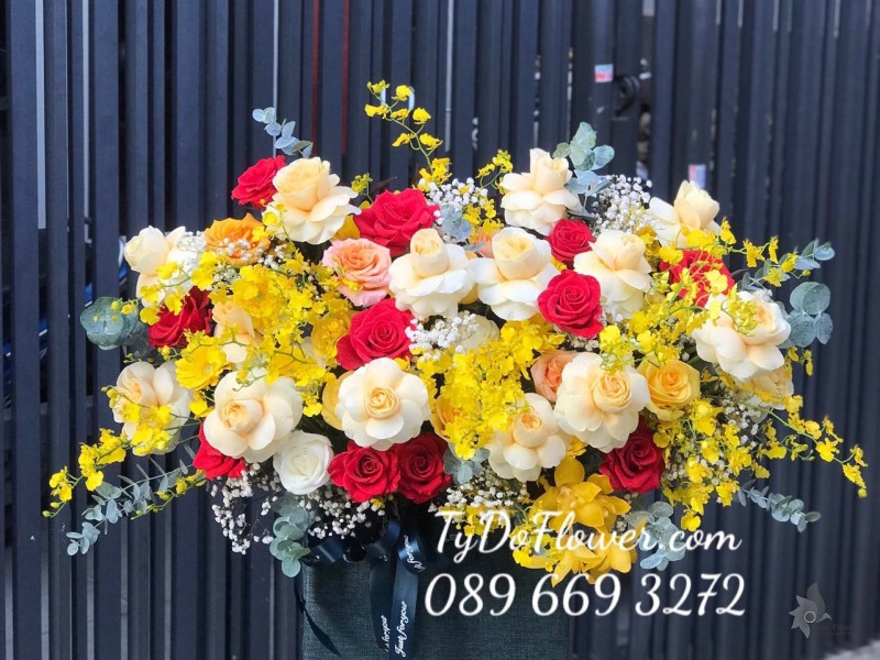 G0323356 GIỎ HOA HỒNG HOA CHÚC MỪNG