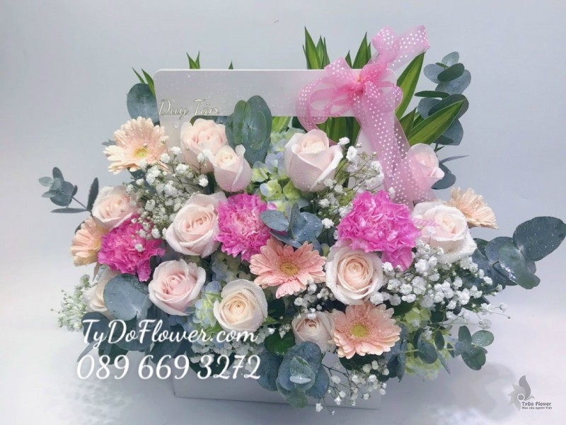 G0323375 GIỎ HOA CHÚC MỪNG