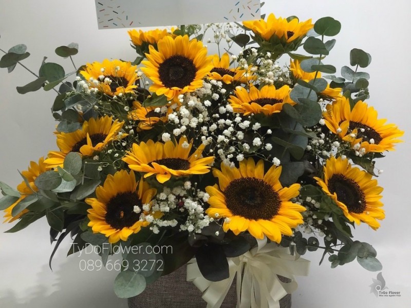 G0323433 GIỎ HOA HƯỚNG DƯƠNG Hoa Chúc Mừng