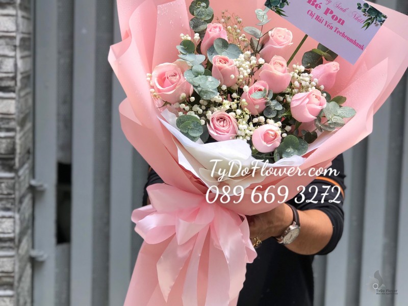 B0323480 BÓ HOA HỒNG KEM DÂU Hoa Chúc Mừng