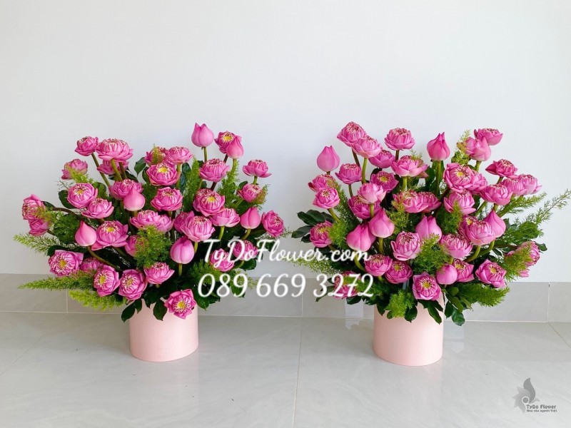 G0423595 HAI GIỎ HOA SEN HỒNG