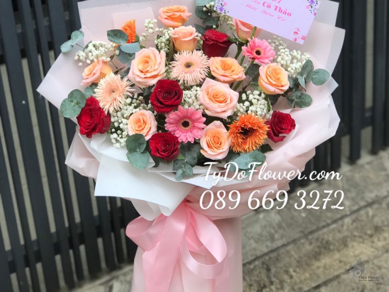 B0523625 BÓ HOA CHÚC MỪNG