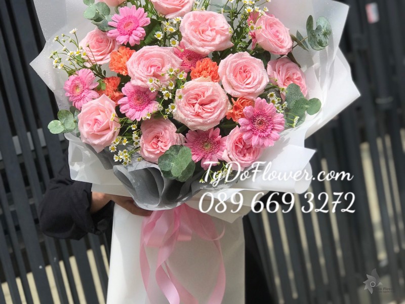 B0523644 BÓ HOA CHÚC MỪNG