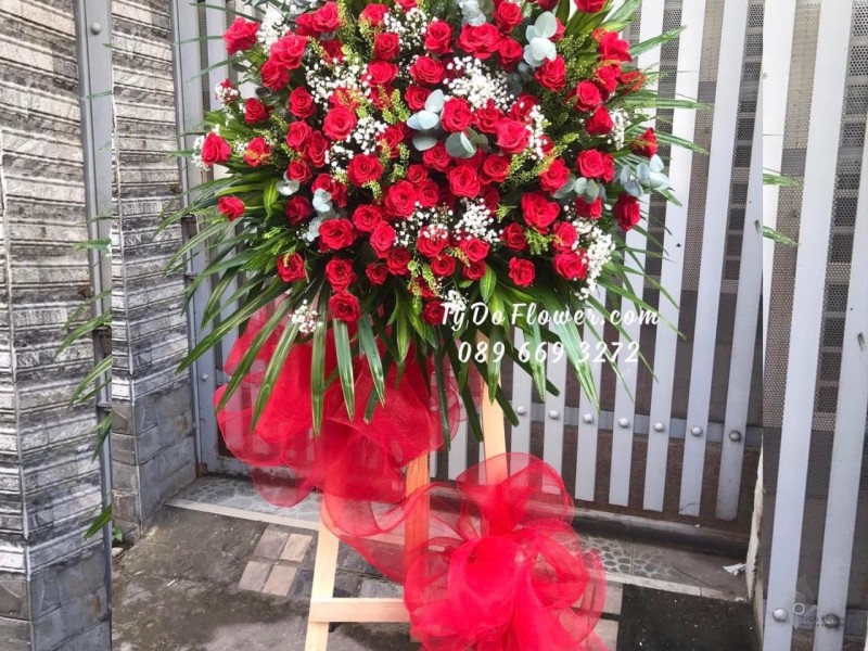 KCM0623746 KỆ HOA HỒNG ĐỎ Hoa Chúc Mừng ừ