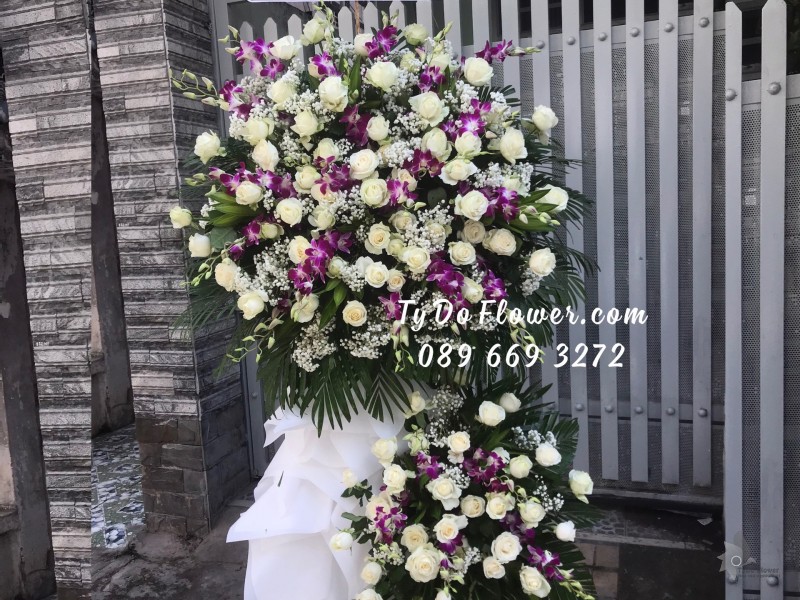 KCB0623798 KỆ HOA TANG LỄ VÒNG HOA CHIA BUỒN Hoa Kính Viếng