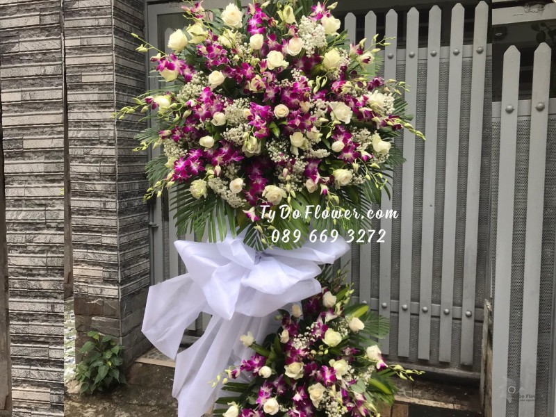 KCB0823870 KỆ HOA TANG LỄ VÒNG HOA CHI BUỒN Hoa Kính Viếng