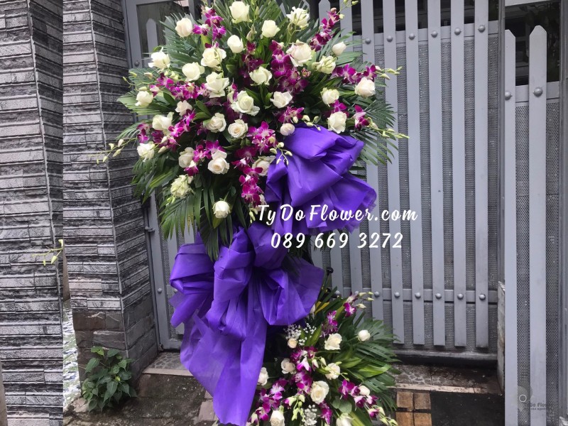 KCB0823882 KỆ HOA TANG LỄ VÒNG HOA CHI BUỒN Hoa Kính Viếng