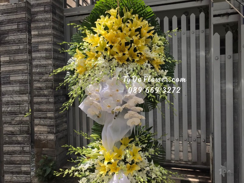 KCB0823883 KỆ HOA TANG LỄ VÒNG HOA CHI BUỒN Hoa Kính Viếng