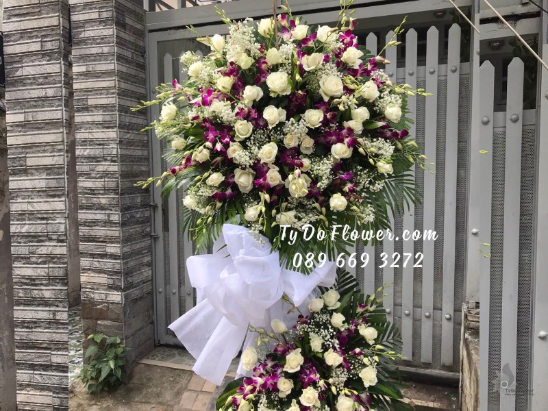 KCB0823888 KỆ HOA TANG LỄ VÒNG HOA CHIA BUỒN Hoa Kính Viếng