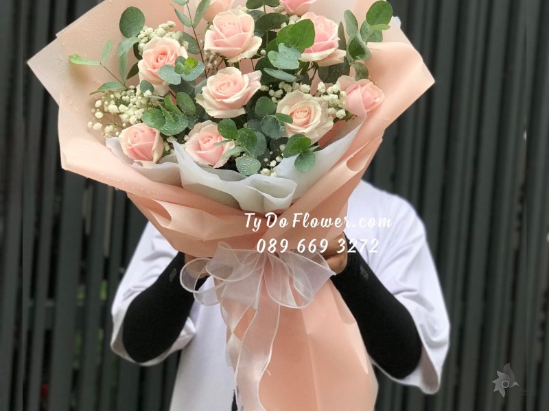 B0823893 BÓ HOA HỒNG KEM Hoa Chúc Mừng