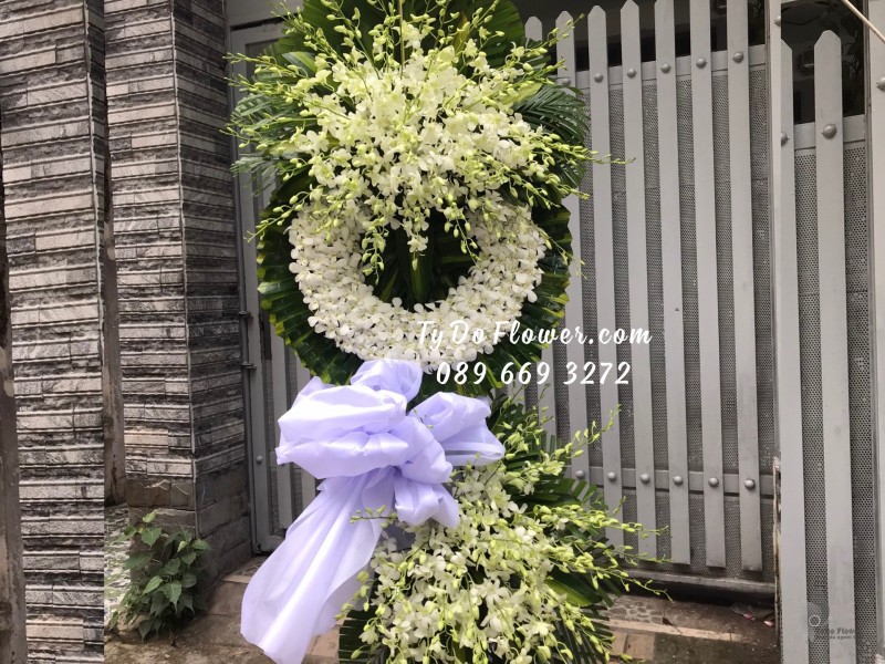 KCB0823895 KỆ HOA TANG LỄ VÒNG HOA CHI BUỒN Hoa Kính Viếng