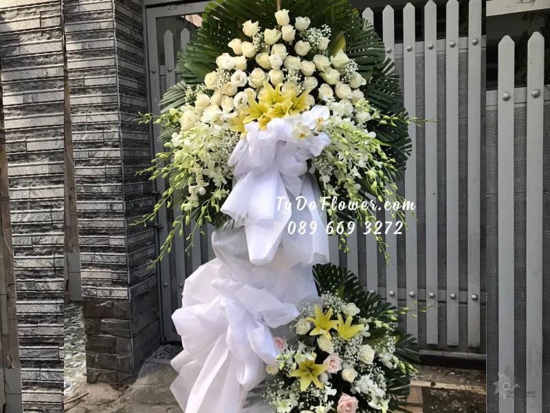 KCB0823908 KỆ HOA TANG LỄ VÒNG HOA CHI BUỒN Hoa Kính Viếng