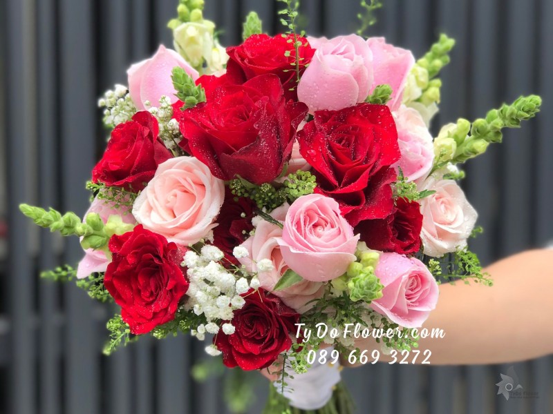 B0823912 BÓ HOA CƯỚI Hoa Cầm Tay Cô Dâu