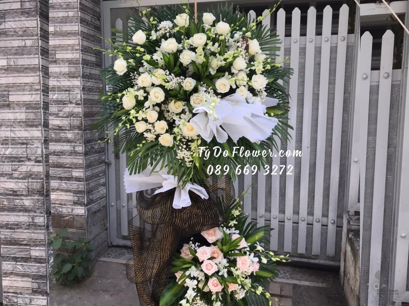 KCB0823927 KỆ HOA TANG LỄ VÒNG HOA CHI BUỒN Thành Kính Phân Ưu