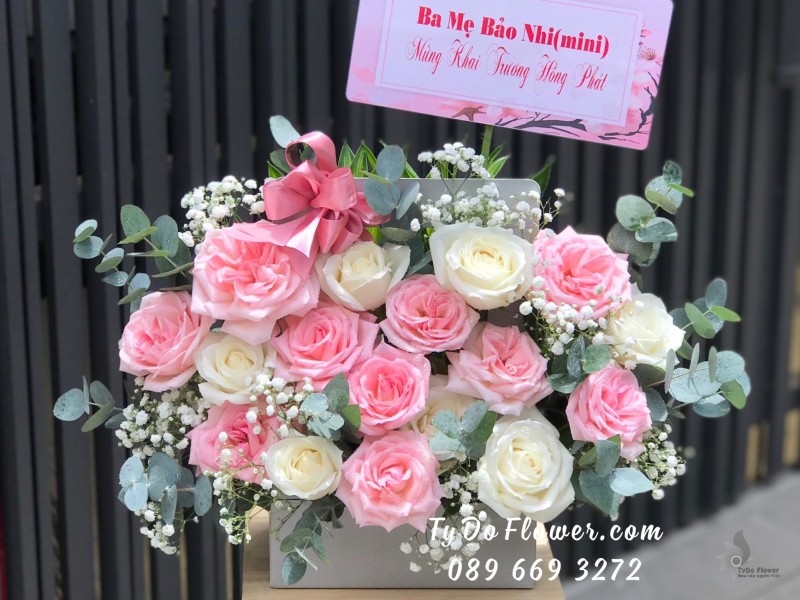 G0823936 GIỎ HOA CHÚC MỪNG KHAI TRƯƠNG thiết kế Hoa Hồng Ohara mix Hoa Hồng Trắng